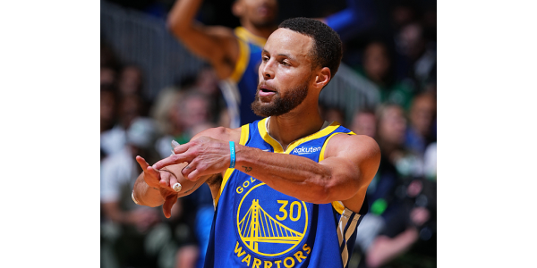 Curry afslutter livstidskontrakt med Under Armour